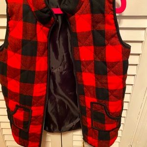 Girls vest red and black Checkered